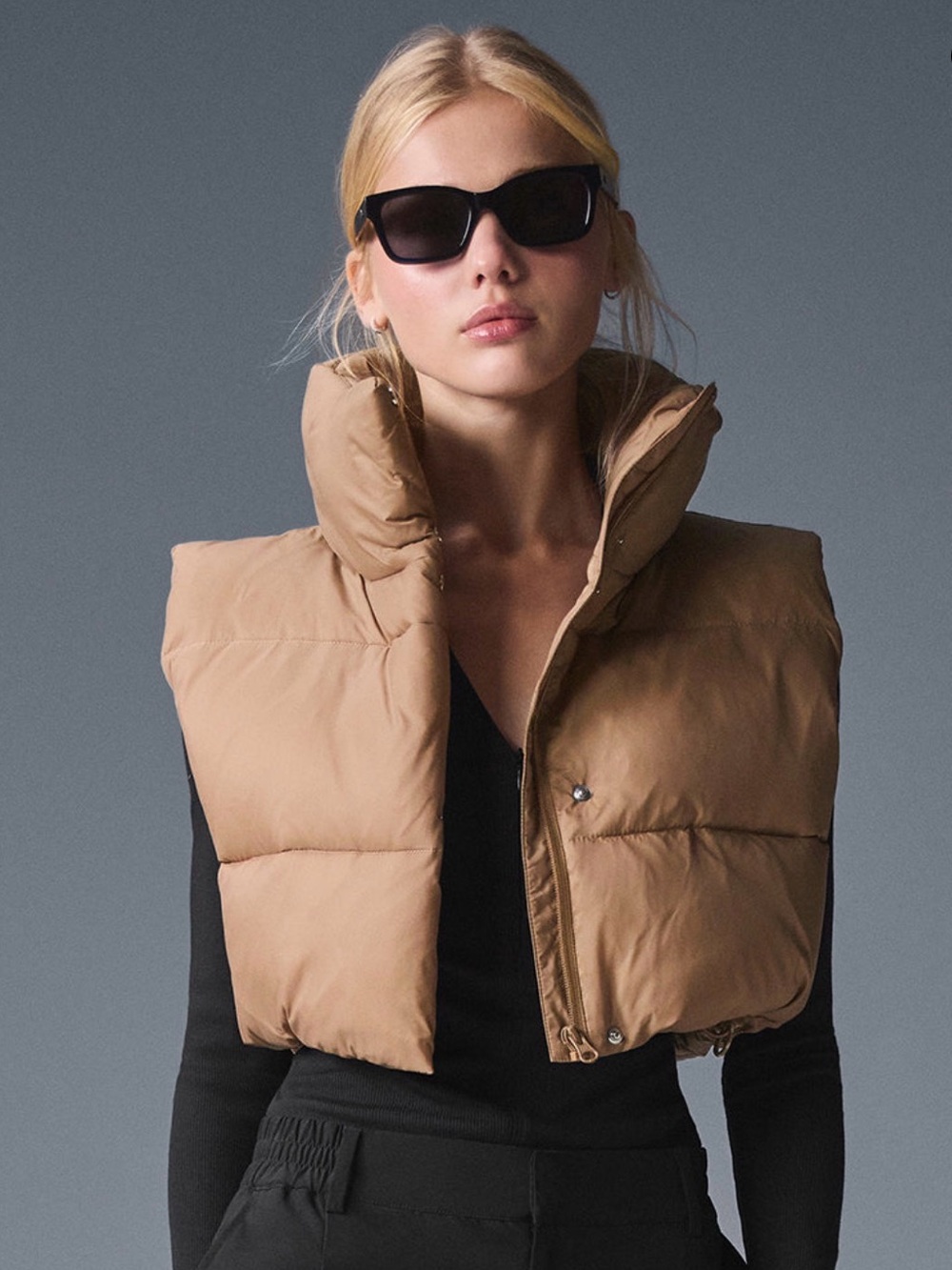 ALO Cropped Gold Rush Puffer Vest -
Toasted Almond SIZE S
